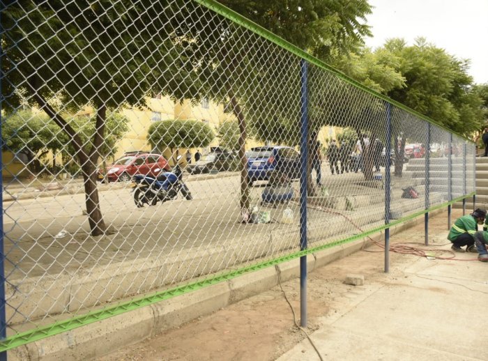 Las mayas de las canchas también fueron reparadas.