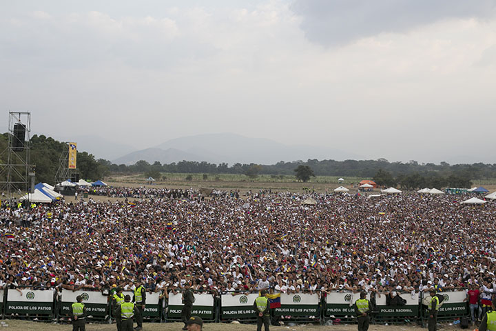 Más de cien mil personas asistieron al Venezuela Aid Live.