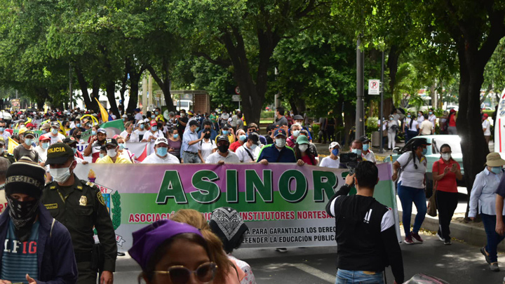 Docentes marchan en Cúcuta