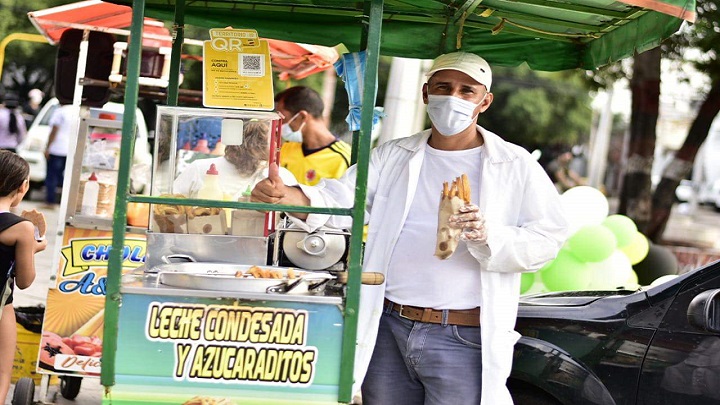 El objetivo es apostarle a los pagos digitales, para facilitarles las transacciones a las personas que se dedican a estos oficios. / Foto: Cortesía/ La Opinión 