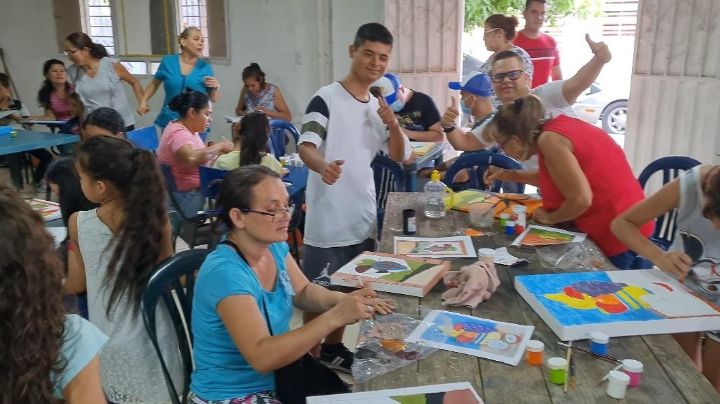 Las madres cabeza de hogar y adultos mayores también están recibiendo las capacitaciones./Foto: cortesía