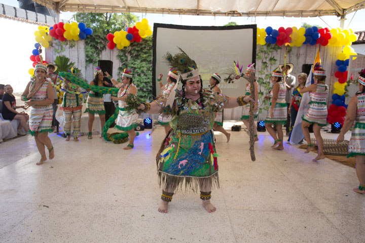 Las Súper Chicas del Amazonas.