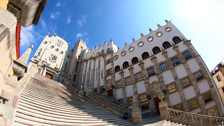 Podrá perderse entre sus calles que forman un laberinto hermoso.