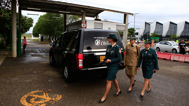 El Coche fúnebre se encontraba a la espera de la llegada del cuerpo de García a Cúcuta. 