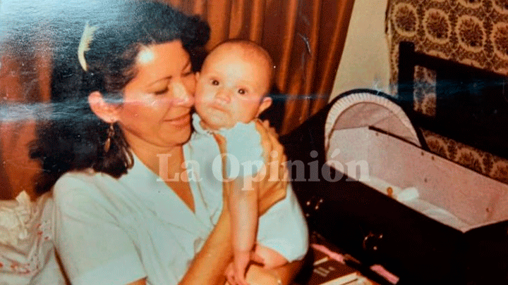 Esta mujer llamada Marlene, a quien la mamá adoptiva recuerda, era la representante local de una agencia de adopciones en Cúcuta.