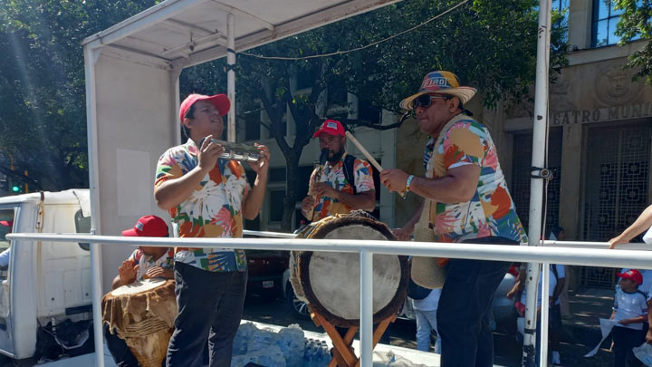 Desde el parque Santander la música acompaña las marchas. Foto: Deicy Sifontes/ La Opinión