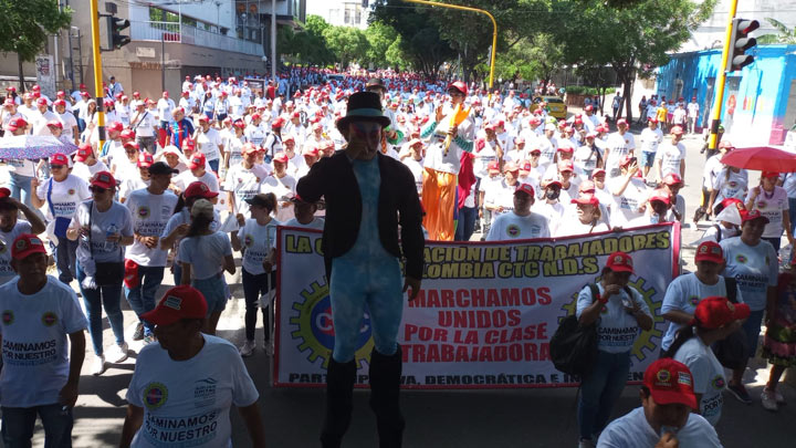 Masiva marcha de los trabajadores en Cúcuta. Foto: Deicy Sifontes/ La Opinión