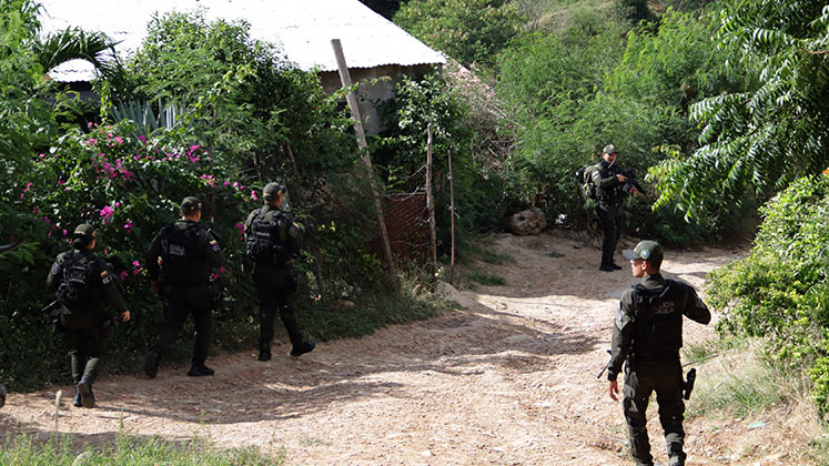 Las autoridades rodearon la zona para dar con la ubicación de los secuestradores.