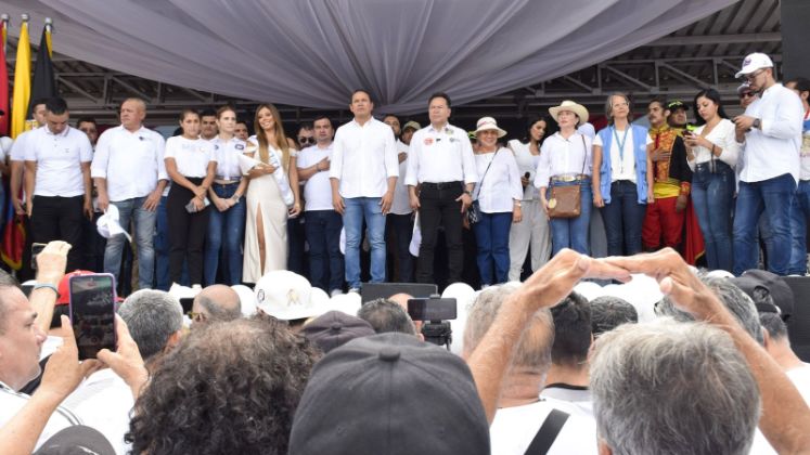 Durante el acto protocolario se ofreció un minuto de silencio por las víctimas. / Foto: Cortesía de la Alcaldía de Cúcuta