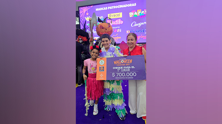 Primer lugar: Disfraz de piñata.