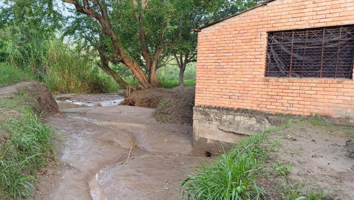 La caseta de bombeo del agua se encuentra abandonada. / Foto: Cortesía.