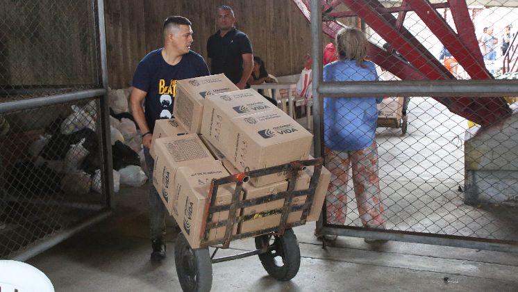 La Unidad para las Víctimas continúa entregando ayudas. / Foto: Carlos Ramírez / La Opinión