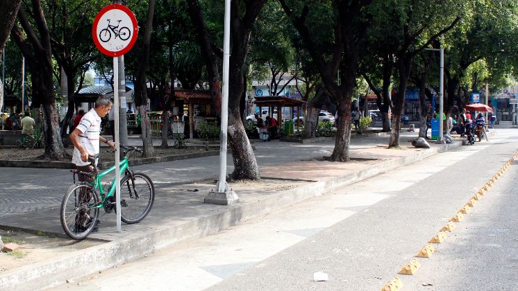 Estos corredores exclusivos no están cumpliendo con su propósito inicial. / Foto: Stefany Peñaloza / La Opinión 