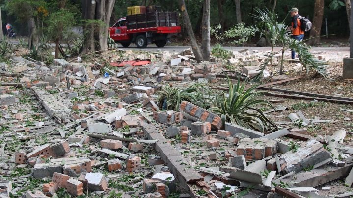 El CAI Villa Antigua, a unos metros del templo histórico, fue destruido por grupos insurgentes al margen de la ley. / Foto: Carlos Ramirez. / La Opinión.