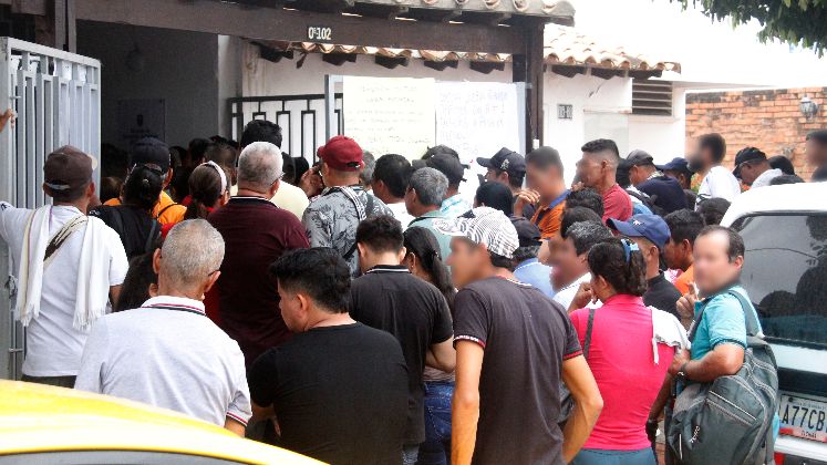 Al menos 300 campesinos se tomaron la sede del PNIS