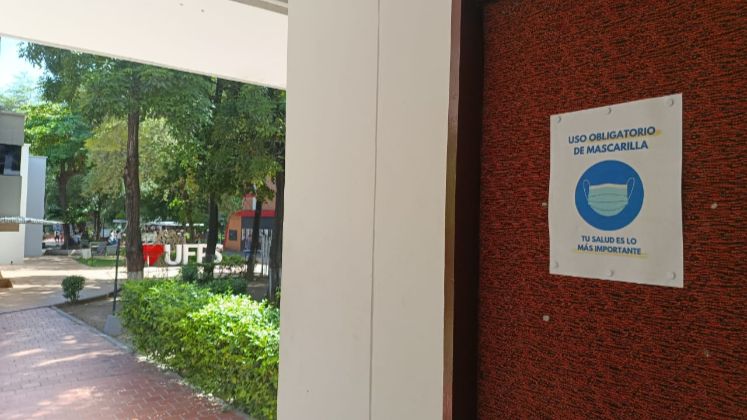 A la universidad se le proporcionó el manual de varicela diseñado para establecimientos educativos