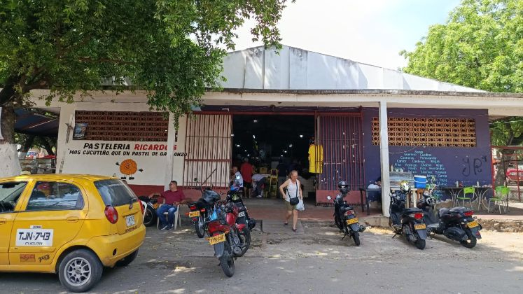 El 20 de diciembre de 1969 se inauguró el Mercado Guaimaral, luego de una recolección de fondos realizada por la primera Junta de Acción Comunal.