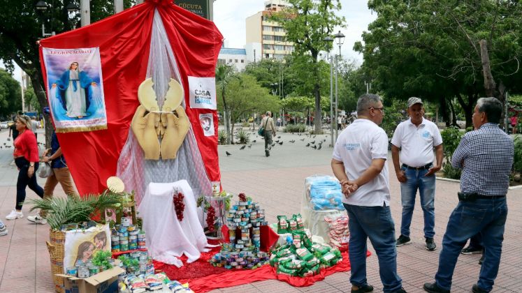 El objetivo es entregar más de 3.500 paquetes, uno por familia.