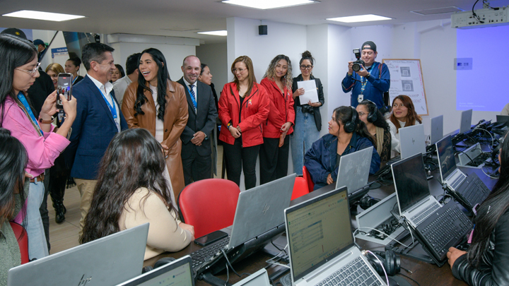 Ciberpaz contribuye al cierre de la brecha tecnológica en Colombia.