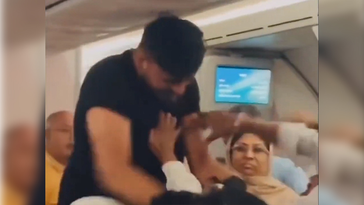 Pasajeros protagonizaron una pelea a bordo de un avión rumbo a Londres