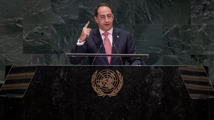 En representación del presidente Abelardo De La Espriella, el vicepresidente José Manuel Restrepo leyó ante la Asamblea General de las Naciones Unidas el mensaje escrito por el jefe de Estado.
