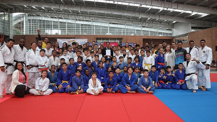 Yuri Alvear Inspire Young Judo Talent at National Camp in Bogotá