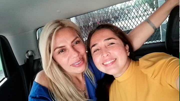 Sus hijas tienen el mismo nombre. 