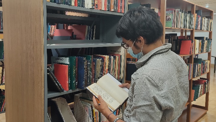 ¡Vamos a leer! Hay dos millones de libros disponibles./Foto: La Opinión
