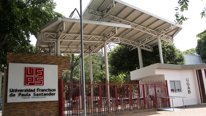 Promotores del voto en blanco tienen previsto hacer un plantón o ‘twitteratón’ mientras se reúne hoy el Consejo Superior Universitario. / Foto archivo/La Opinión