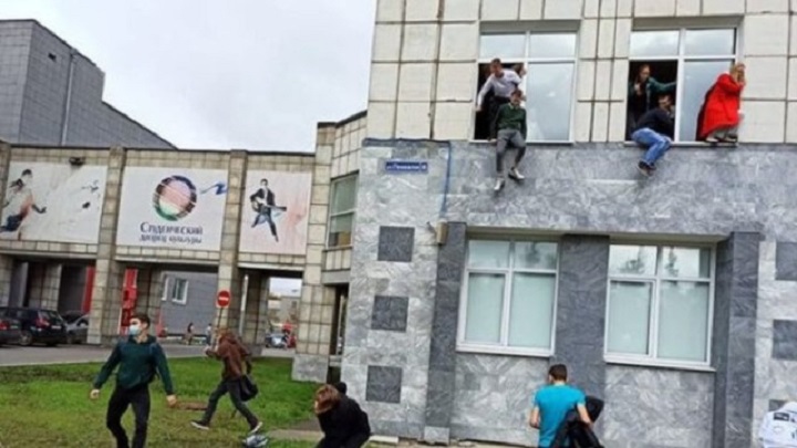 Tiroteo en universidad deja a seis personas muertas