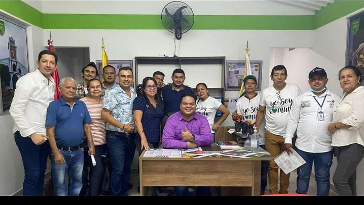 Foto después de la reunión. 