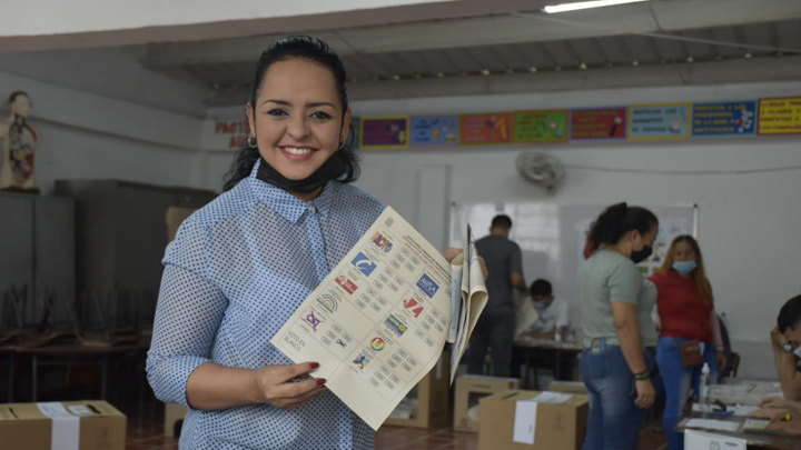 Shirley Hernández