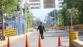 El atentado dinamitero en El Escobal dejó un saldo de 7 heridos, entre esos 4 policías./Foto: Carlos Ramírez/La Opinión