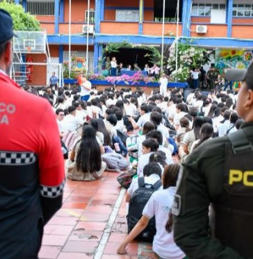 Trabajo articulado entre las autoridades para prevenir el consumo de drogas en los colegios