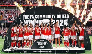 El arsenal en el preámbulo al arranque de la Liga Premier 2026-2027, obtuvo su primer título 