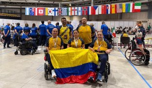 Jesús Romero Montoya (primero a la derecha) brilló en Olbia, Italia.