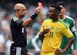 El centrocampista de los 'Bafana Bafana' Themba Zwane  que fue expulsado contra México, podría ser su debut y despedida si  Sudáfrica no avanza más allá de la fase de grupos.