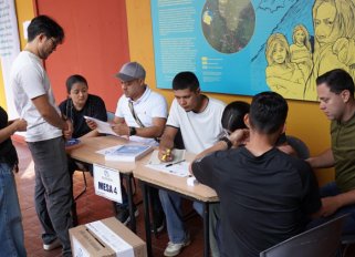 Un país dividido entre derecha e izquierda, es el que deja la primera vuelta presidencial