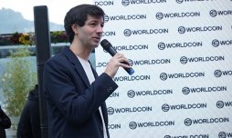 Worldcoin es un protocolo diseñado para convertirse en la red digital financiera y de identidad más grande del mundo, que permite a los usuarios controlar sus datos personales.