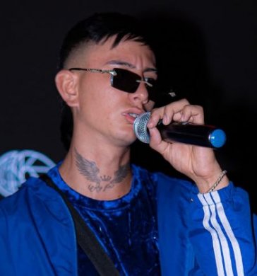 Rey Flow convierte la conexión del amor en música con Qué Energía.