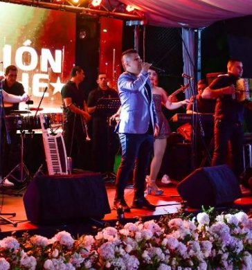 'Caliche Por Siempre' lleva la tradición a nuevas generaciones.