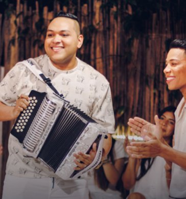 Checho Geles rinde homenaje a Omar Geles con un mosaico de seis clásicos del vallenato