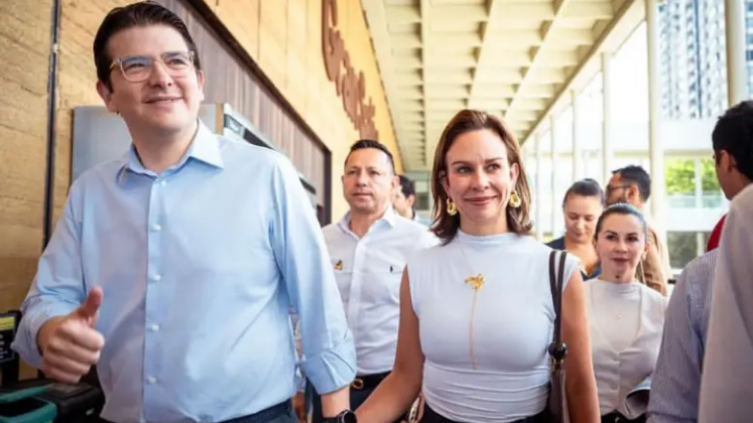Miguel Uribe y su esposa María Claudia Tarazona