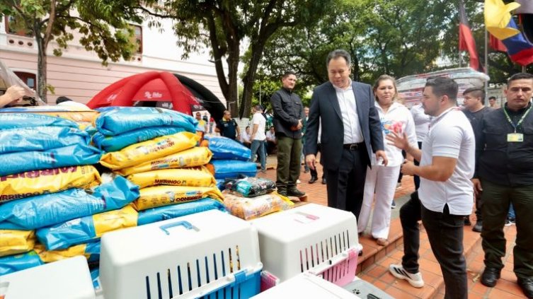 AYUDAS PARA DAMNIFICADOS POR EL TERREMOTO 