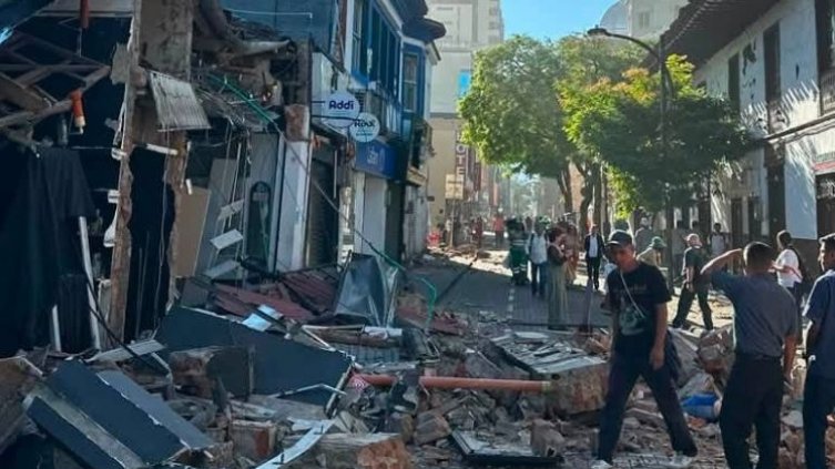 Serios destrozos produjo en edificios del centro de Manizales el terremoto/Foto Colprensa 