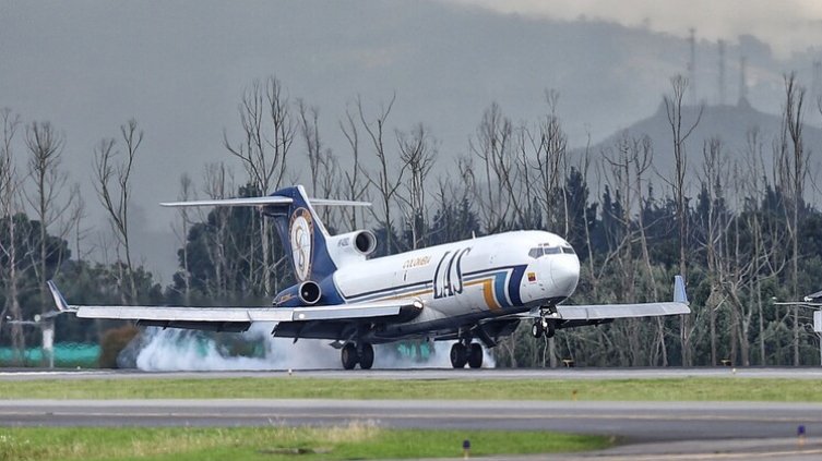 Cuatro aeropuertos siguen cerrados para vuelos comerciales tras el terremoto