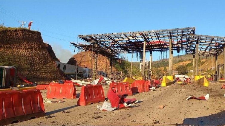 Mindefensa anuncia operativo tras atentado contra peaje en Cauca