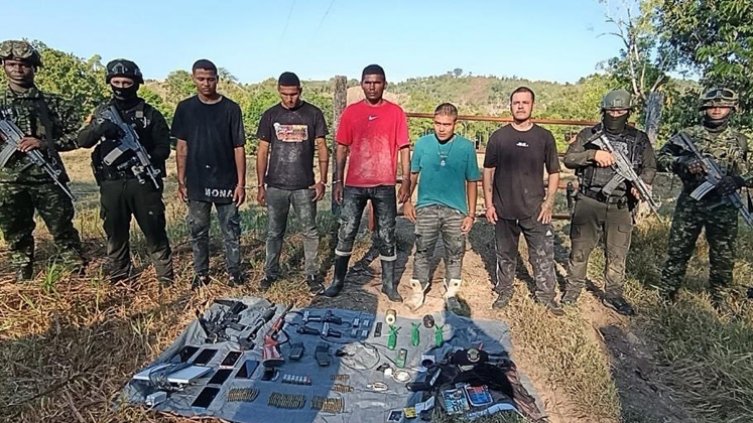 ¡Golpe contundente al grupo narcoterrorista Autodefensas Conquistadoras de la Sierra Nevada!