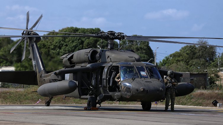 Black-Hawk.