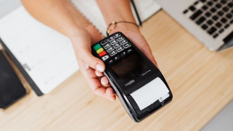 Las tasas de interés para los créditos rotativos están en un rango de 22,5% a 28,9%